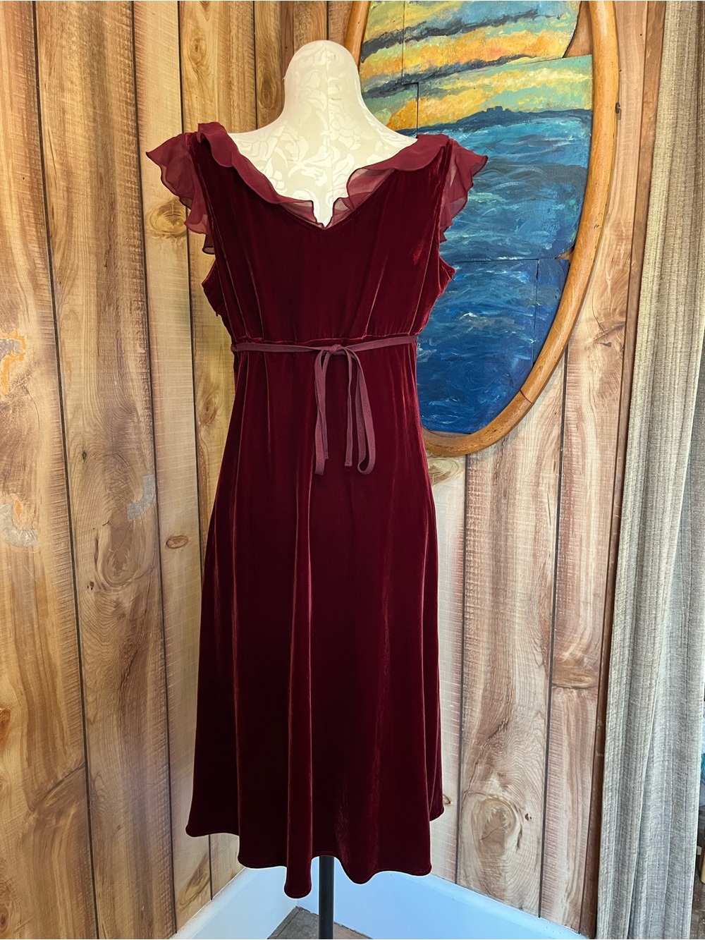 💋 Valerie Stevens Burgundy Velvet Midi Dress with Ruffle Shoulders